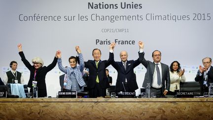 La COP21 se termine sur un vote sur l'accord de Paris sur le climat, le 12 décembre 2015 à Paris. (ESPECIAL / NOTIMEX / AFP)