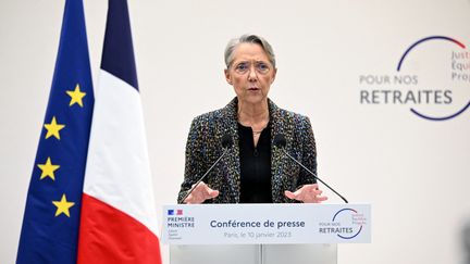 La Première ministre, Elisabeth Borne, présente le projet de réforme des retraites de son gouvernement, le 10 janvier 2023, à Paris. (BERTRAND GUAY / AFP)