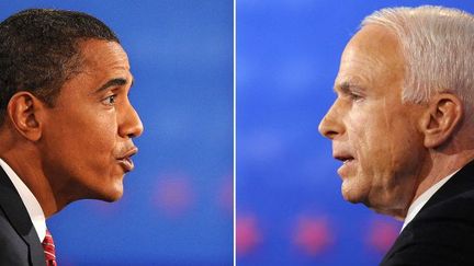 Barack Obama et John McCain (ici lors de leur débat lors de la campagne présidentielle de 2008) se retrouvent une nouvelle fois face à face. McCain est l'un des leaders des républicains en matière de politique étrangère et il devrait prendre la tête de la commission de Sénat pour les Forces Armées. (STAN HONDA, EMMANUEL DUNAND / AFP)