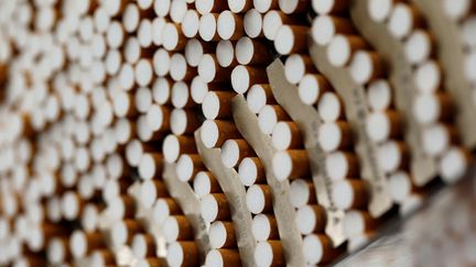 Tabac : les cigarettiers ont-ils triché ?