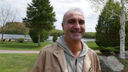 Marc Metenier&nbsp;à l'Auberge du Lac à l'Eau Claire: "dans une&nbsp;"pourvoirie", on vient se ressourcer le temps d'un week-end ou de quelques jours." (Photo Emmanuel Langlois)