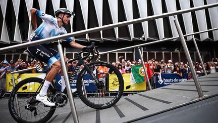 Enric Mas au départ du Tour de France 2023, le 1er juillet. (ANNE-CHRISTINE POUJOULAT / AFP)