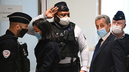 L'ex-chef de l'Etat Nicolas Sarkozy, le 1er mars 2021 au tribunal judiciaire de Paris. (ANNE-CHRISTINE POUJOULAT / AFP)