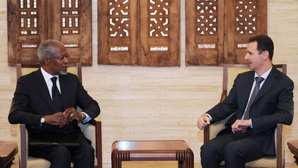 Bachar Al-Assad rencontre Kofi Annan &agrave; Damas (Syrie) le 10 mars 2012. (SANA / AFP)