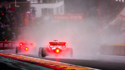 Limité à deux tours derrière la voiture de sécurité, le&nbsp;Grand Prix de Belgique 2021 a tourné court. (ANTONIN VINCENT / DPPI via AFP)