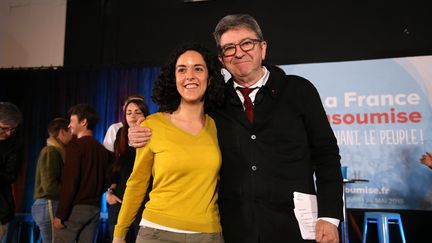 Manon Aubry, tête de liste aux élections européennes pour La France insoumise, aux côtés de Jean-Luc Mélenchon,&nbsp; le 5 avril 2019, à Nîmes. (ERIC COLOMER/MAXPPP / MAXPPP)