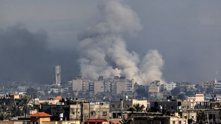 Des bombardements à Rafah, dans le sud de la bande de Gaza, le 29 janvier 2024. (AFP)