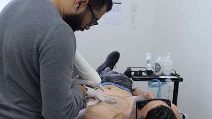 Le tatouage devient tendance en Tunisie.