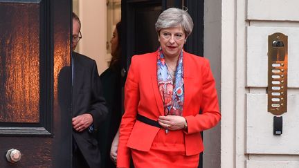 La Première ministre britannique, Theresa May, quitte le siège du Parti conservateur à Londres, le 9 juin 2017.&nbsp; (BEN STANSALL / AFP)