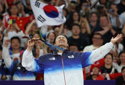 La Sud-Coréenne An Se-young médaillée d'or au badminton lors des JO de Paris, le 5 août 2024 (CHEN BIN / XINHUA)