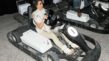 A moins que ce soit Kim Kardashian sur un kart &agrave; la f&ecirc;te donn&eacute;e par Kanye West. Dans une tenue fort &agrave; propos... (BFA / SIPA)