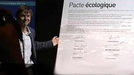 Le pacte écologique lancé par Nicolas Hulot comporte des propositions concrètes pour répondre à la crise écologique. (France 2)