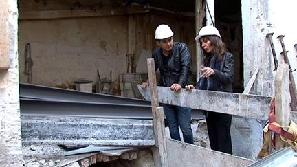 Frédéric Yana et Karine Marchi sur le chantier de leur théâtre
 (France 3 Culturebox)