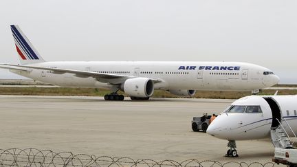 Un avion de la compagnie Air France &agrave; l'a&eacute;roport international de Beyrouth (Liban), le 20 avril 2010. (JOSEPH EID / AFP)