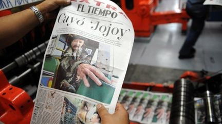 Un journal colombien annonce la mort du chef militaire des Farc, Jorge Briceno, alias Mono Jojoy, le 23 septembre 2010. (AFP/Raul ARBOLEDA)