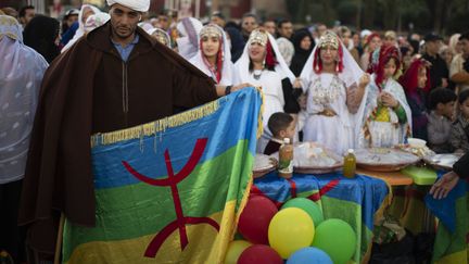 Nouvel An Berbère au Maroc le 13 janvier 2023, avec des participants en tenues traditionnelles. (JALAL MORCHIDI / ANADOLU AGENCY)