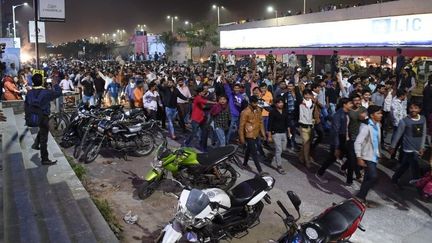 Emeute contre un film de Bollywood à Ahmedabad, en Inde
 (SAM PANTHAKY / AFP)