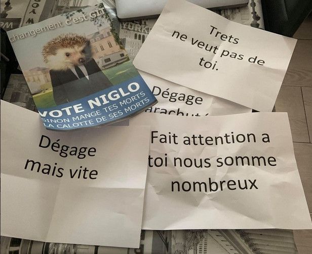 Des tracts menaçants reçus par Pascal Speter, candidat sur la liste du maire de Trets (Bouches-du-Rhône), le 10 février 2020. (PASCAL SPETER)