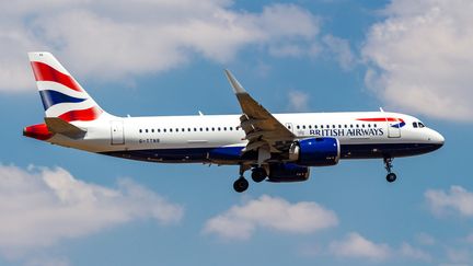 Un A320 de la compagnie British Airways, à Athènes, le 15 juillet 2019. (NICOLAS ECONOMOU / NURPHOTO)