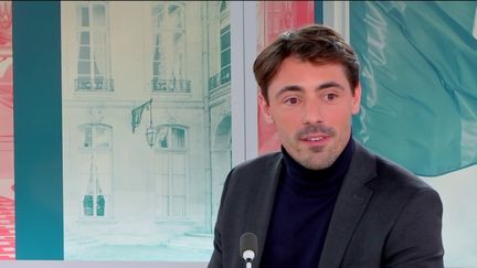 Remaniement : "Je ne vois aucune personnalité de gauche qui aurait envie de participer", affirme Alexis Izard (franceinfo)