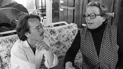 Yann Andréa et Marguerite Duras lors du Festival du jeune cinéma de Hyères, en septembre 1981.
 (Gérard Fouet/AFP)