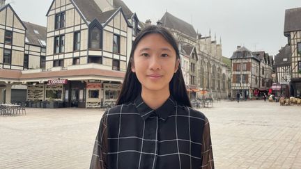 Linh, 18 ans, lycéenne à Troyes. (MANON MELLA / FRANCEINFO)