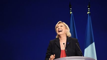 À quatre jours du vote, Marine Le Pen a&nbsp;notamment promis à Marseille de faire triompher "le patriotisme et l'identité française". (ANNE-CHRISTINE POUJOULAT / AFP)