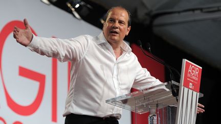 Jean-Christophe Cambad&eacute;lis lors de l'universit&eacute; d'&eacute;t&eacute; du Parti socialiste &agrave; La Rochelle (Charente-Maritime), le 30 ao&ucirc;t 2015. (XAVIER LEOTY / AFP)