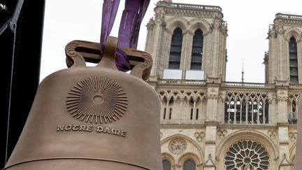 7 novembre 2024. Une nouvelle cloche prête à être installée dans la cathédrale Notre-Dame de Paris, un mois avant sa réouverture au public, le 7 décembre prochain. (CHESNOT / GETTY IMAGES EUROPE)