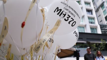 Des ballons en mémoire des victimes du vol MH370, à Kuala Lumpur (Malaisie), le 6 mars 2016. (AIZAT ADY IKRAM ABDU / CITIZENSIDE.COM / AFP)