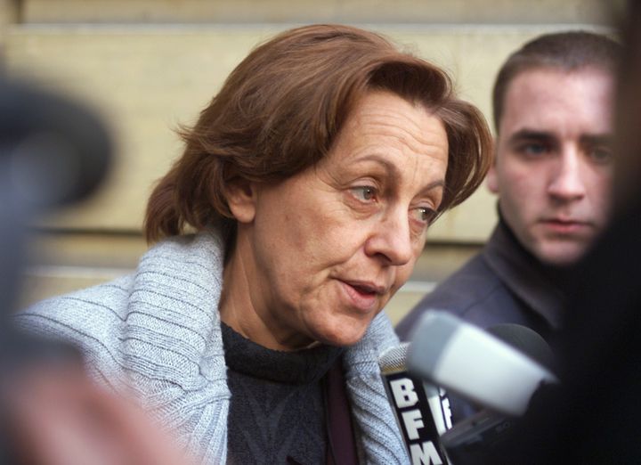 Marylise Lebranchu, alors secrétaire d'Etat chargée du Commerce, répond aux questions de la presse à Paris le 16 novembre 1999. (ERIC FEFERBERG / AFP)