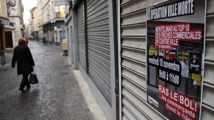 Opération ville morte organisée par des commerçants de Montélimar (Drôme) qui se plaignent de la désertification du centre-ville, le 18 novembre 2016. (PHILIPPE DESMAZES / AFP)