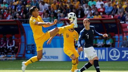 Trent Sainsbury et ses coéquipiers ont posé d'énormes problèmes à l'équipe de France, samedi 16 juin 2018 à Kazan (Russie). (JORGE SILVA / REUTERS)