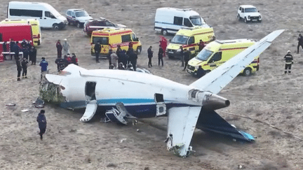 Kazakhstan : un avion d'Azerbaijan Airlines s'écrase, 32 survivants sur les 69 passagers