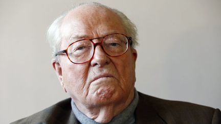 &nbsp; (Jean-Marie le Pen a été légèrement blessé au visage dans un incendie  © maxPPP)