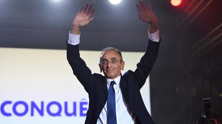 Eric Zemmour, candidat d'extrême droite à l'élection présidentielle, lors de son meeting à Cannes (Alpes-Maritimes), le 21 janvier.&nbsp; (BERTRAND GUAY / AFP)