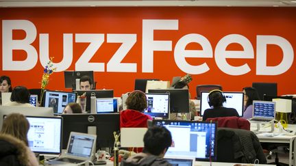 Les employés de BuzzFeed aux Etats-Unis, à New York le 23 février 2014. (BRENDAN MCDERMID / REUTERS)