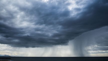 Des nuages menaçants au-dessus d'Anglet (Pyrénées-Atlantique), le 12 mai 2017.&nbsp; (PASQUINI CEDRIC / HEMIS.FR / HEMIS.FR / AFP)