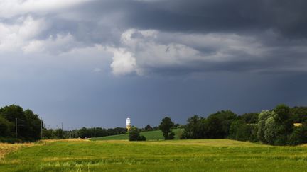 Des orages au nord de Bourg-en-Bresse, l'Ain, le 21 juin 2021. (MAXPPP)