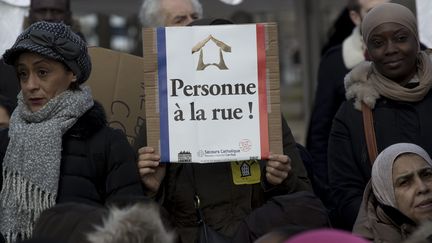 Un rassemblement organisé le 5 mars 2016 à Paris, à l'appel notamment de la Fondation Abbé Pierre, pour faire respecter la loi sur le Droit au logement opposable (Dalo). (MAXPPP)