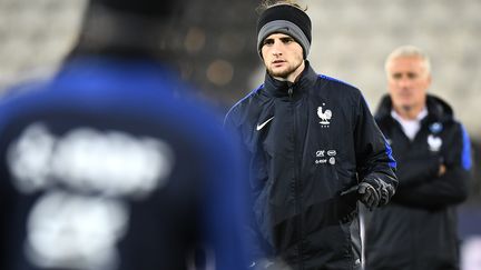 Adrien Rabiot, milieu de terrain du PSG et de l'équipe de France.  (FRANCK FIFE / AFP)