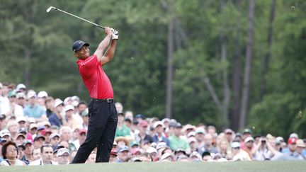 Tiger Woods sur le 12e trou durant la partie finale au tournoi d'Augusta en Géorgie aux USA, le 12 avril 2015 (MAXPPP)