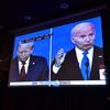 Un restaurant retransmet le débat entre le président américain Joe Biden et l'ex-président Donald Trump, à Shirlington, en Virginie (Etats-Unis), le 27 juin 2024. (CAROL GUZY / MAXPPP)