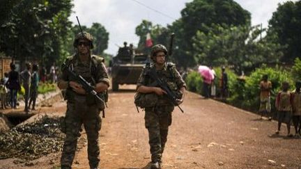 Patrouille française dans la banlieue de Bangui, le 14 décembre 2013. (AFP/Fred Dufour)