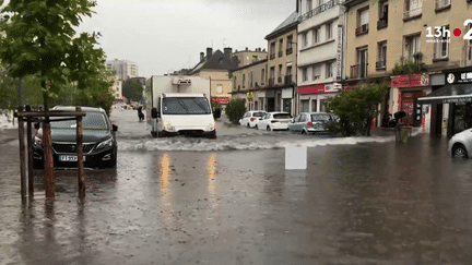 Intempéries : de violents orages partout en France (France 2)