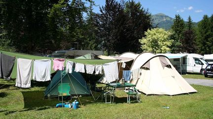 Un camping de Samoens en Haute-Savoie, pendant l'été 2008 (image d'illustration). (JEAN FRANCOIS FREY / MAXPPP)