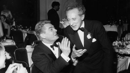 Jean Marais et Jean Cocteau au Lido à Paris, en décembre 1955
 (ECLAIR MONDIAL/SIPA)