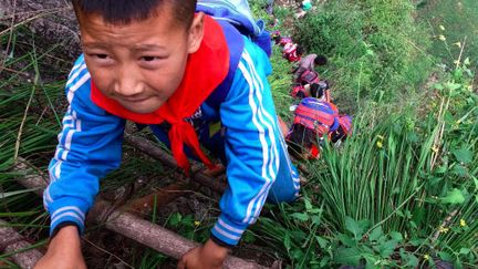 &nbsp; (Un enfant dans un village du Sichuan. © AP/SIPA)