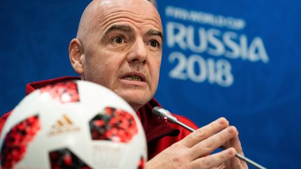 Gianni Infantino, le président de la FIFA, lors d'une conférence deux jours avant la finale de la Coupe du monde 2018 en Russie. (JEWEL SAMAD / AFP)