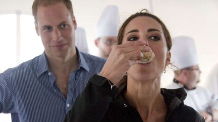 D&eacute;gustation d'hu&icirc;tres entre Kate Middleton et le prince William, son mari, &agrave; Dalvay-by-the-Sea (Canada), le 4 juillet 2011. (REX FEATURES / REX / SIPA)